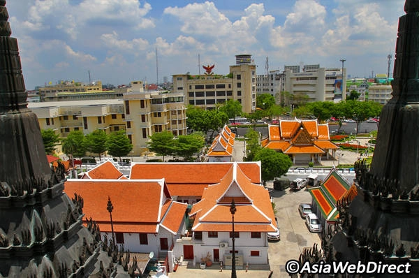Khung cảnh xung quanh nhìn từ chùa Loha Prasat. Ảnh: Bangkok.com