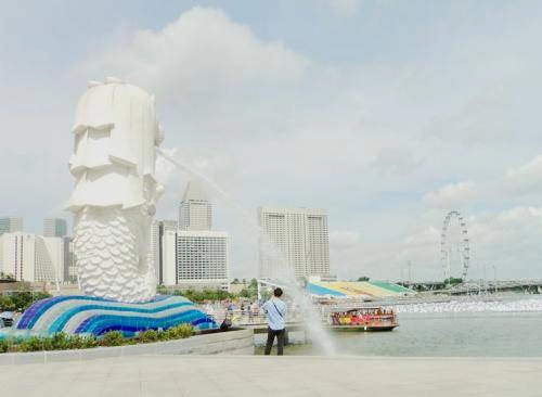 Tượng sư tử biển Merlion nổi tiếng ở Singapore. Ảnh: Saru