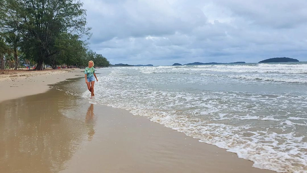 Bãi biển Otres ở thành phố cảng Sihanoukville. Ảnh: @romashka_lena11.