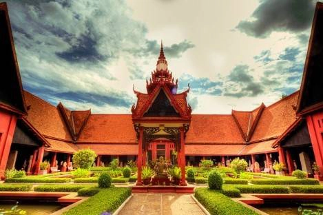 den-campuchia-tham-than-ran-Naga-ivivu-2