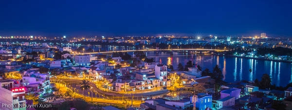 Thành phố Cần Thơ khi lên đèn. Ảnh: Nguyễn Xuân/canthotv.vn Thành phố Cần Thơ khi lên đèn. Ảnh: Nguyễn Xuân/canthotv.vn