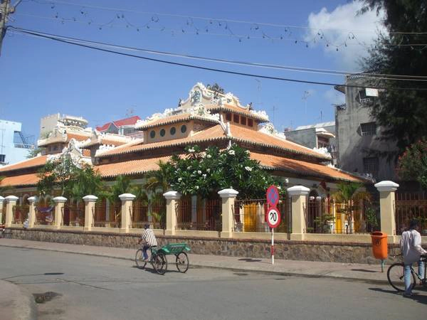 Toàn cảnh đình Châu Phú. Ảnh: vi.wikipedia.org Toàn cảnh đình Châu Phú. Ảnh: vi.wikipedia.org