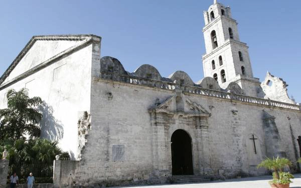 Khám phá xung quanh khu phố cổ của Havana Khám phá xung quanh khu phố cổ của Havana
