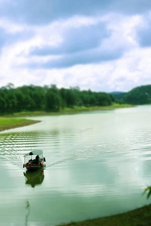 Trước kia núi Voi có tên gọi là núi Rowas, vốn là hiện thân của hai con voi ở vùng La Ngư Thượng đi dự lễ cưới của nàng Bian và chàng Lang. Khi đến đồi Cà Đắng, nay gọi là đèo Prenn thì nghe tin chàng Lang và nàng Bian qua đời. Trước kia núi Voi có tên gọi là núi Rowas, vốn là hiện thân của hai con voi ở vùng La Ngư Thượng đi dự lễ cưới của nàng Bian và chàng Lang. Khi đến đồi Cà Đắng, nay gọi là đèo Prenn thì nghe tin chàng Lang và nàng Bian qua đời.