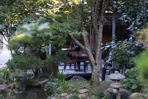 Đến Đà Lạt ghé Zen Garden Coffee để cảm nhận một không gian kết hợp giữa cà phê và khung cảnh thiên nhiên thiết kế theo phong cách vườn thiền Nhật Bản. Ảnh:Bồ Công Anh Đến Đà Lạt ghé Zen Garden Coffee để cảm nhận một không gian kết hợp giữa cà phê và khung cảnh thiên nhiên thiết kế theo phong cách vườn thiền Nhật Bản. Ảnh:Bồ Công Anh