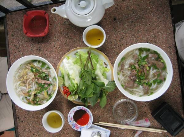 Phở bò -một món ăn thơm ngon nhiều gia vị.