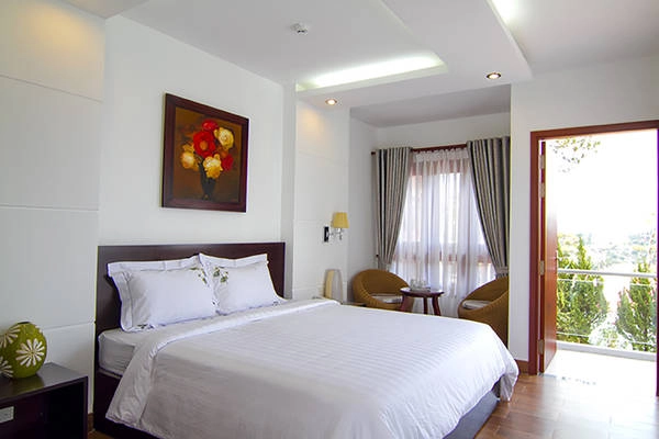 Khách sạn có nhiều dạng phòng cho du khách thỏa sức lựa chọn. Khách sạn có nhiều dạng phòng cho du khách thỏa sức lựa chọn.