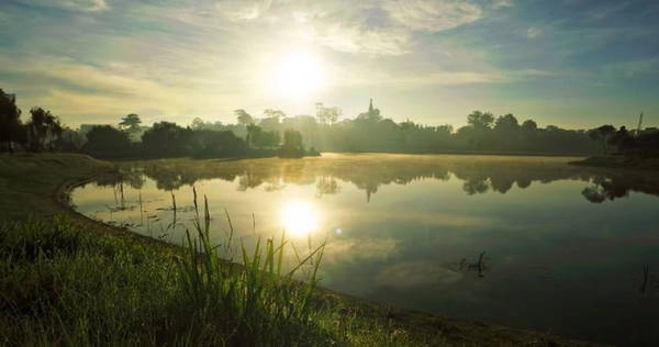 Đà Lạt - nắng vừa xuyên qua mù sương - Ảnh: Cao Cát Đà Lạt - nắng vừa xuyên qua mù sương - Ảnh: Cao Cát