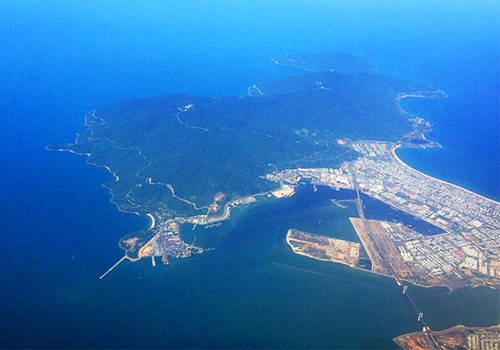 Một góc bán đảo Sơn Trà nhìn từ máy bay. Một góc bán đảo Sơn Trà nhìn từ máy bay.