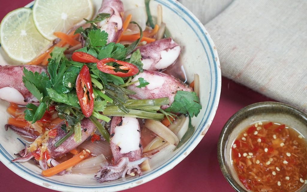 Mực -trứng -hấp- gừng-ivivu
