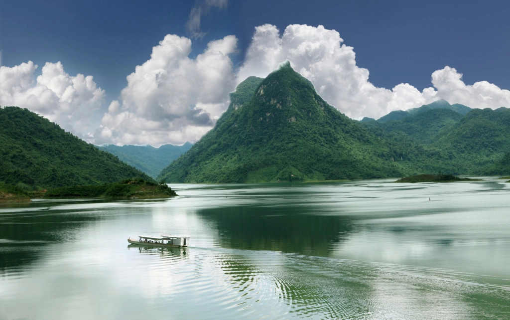 Hồ Pá Khoáng ivivu 1