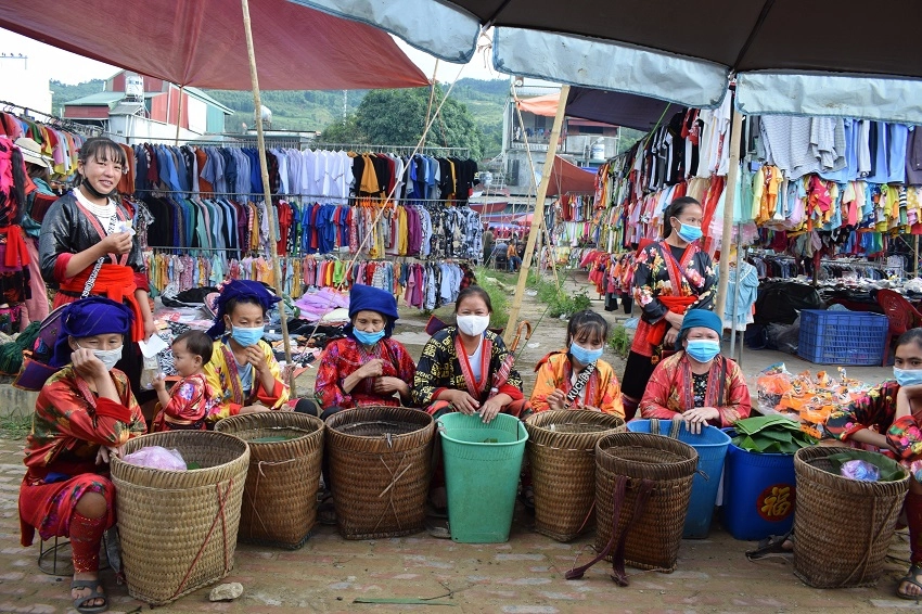 Chợ Tả Sìn Thàng ivivu 3