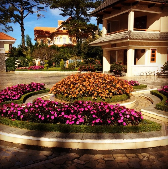 du-lich-dip-29-nho-check-in-o-khach-san-resort-sang-chanh-nay-cho-bang-ban-bang-be-nhe-ivivu-7