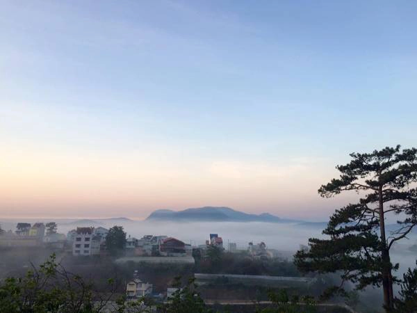 Mỗi buổi sáng bạn có thể dễ dàng thấy được hình ảnh phố núi bồng bềnh trong mây ngay từ HomeFarm. Ảnh: HomeFarm Mỗi buổi sáng bạn có thể dễ dàng thấy được hình ảnh phố núi bồng bềnh trong mây ngay từ HomeFarm. Ảnh: HomeFarm
