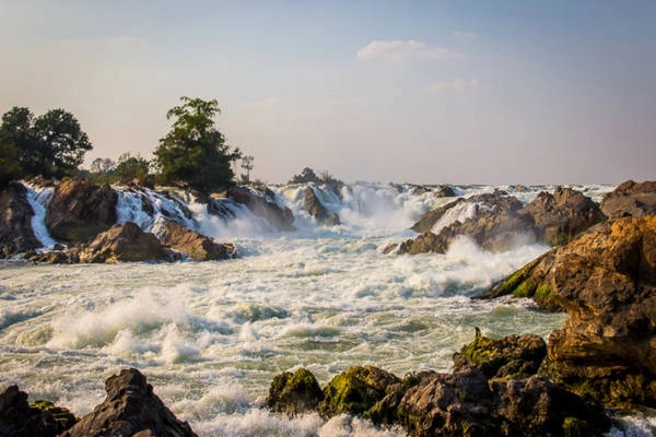 Thác Khone Phapeng được ví như Niagara của Lào.