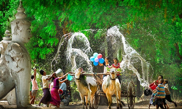  Trẻ em vui chơi trong lễ hội. Ảnh: bnfmyanmar.com