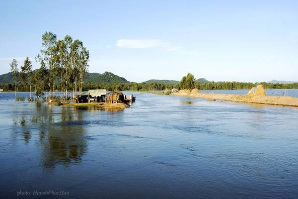 Bao la mùa nuớc nổi. Ảnh: Huynhphuchau. Bao la mùa nuớc nổi. Ảnh: Huynhphuchau.