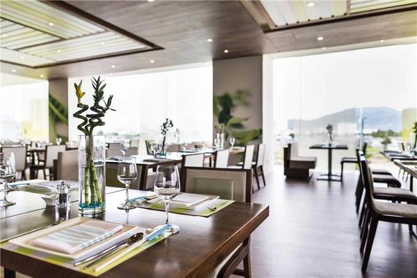 Ăn tối cùng gia đình tại nhà hàng FishCa. Ảnh: A La Carte Ăn tối cùng gia đình tại nhà hàng FishCa. Ảnh: A La Carte