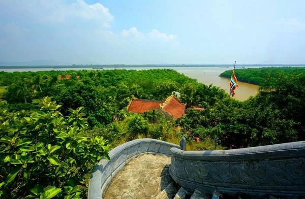 Đền Tràng nhìn ra sông Bạch Đằng -Ảnh: hoangtuananh. Đền Tràng nhìn ra sông Bạch Đằng -Ảnh: hoangtuananh.