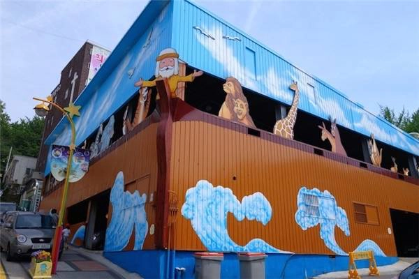 Ở một số khu khác là thế giới của Vua Sư Tử. (Ảnh: Trip Zilla) Ở một số khu khác là thế giới của Vua Sư Tử. (Ảnh: Trip Zilla)