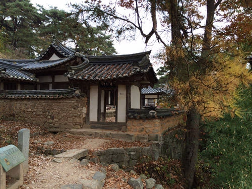  Ngôi nhà hanok bên làng cổ Hahoe. Ảnh: Vy An