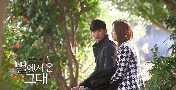 Đảo Jangsado: Trong tập 19, Do Min-jun cùng Cheon Song-yi đến một hòn đảo yên tĩnh để dành thời gian bên nhau. Đó là hòn đảo nhỏ Jangsado có chiều dài vỏn vẹn 1,9 km, nằm ở phía tây nam đảo Geoje. Tên hòn đảo bắt nguồn từ hình dáng như con rắn của đảo. Jangsado có rất nhiều loại hoa phong phú, những nổi bật hơn cả là hoa trà đỏ. Nơi đầu tiên Do Min-jun và Cheon Song-yi đến là con đường Hoa trà đỏ lãng mạn, đây cũng chính là nơi Do Min-jun cầu hôn Cheon Song-yi. Ảnh: onedaykorea.