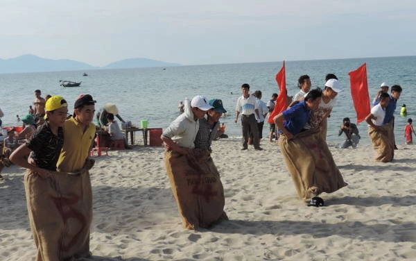 Du khách trong nước và nước ngoài hào hứng tham gia cuộc thi - Ảnh: Hoàng Duy Du khách trong nước và nước ngoài hào hứng tham gia cuộc thi - Ảnh: Hoàng Duy