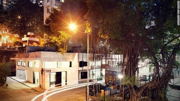 Ở các cung đường này, du khách có thể ngắm nhìn những kiến trúc thời thực dân và những cửa hàng có hàng chục năm lịch sử.... Hong-Kong-hut-hon-du-khach-bang-cach-nao-ivivu-10