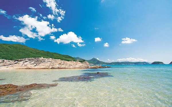 Bãi Tai Long Wan có cảnh sắc lãng mạn, tuyệt đẹp. Ảnh: Hongwrong