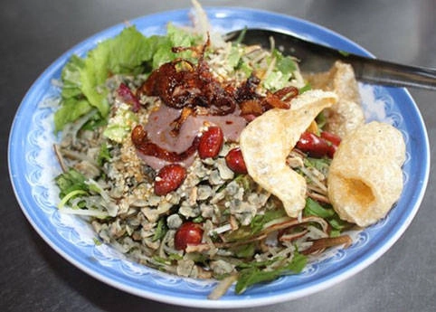 Cơm hến ngon nhất chỉ có ở Huế. Cơm hến ngon nhất chỉ có ở Huế.