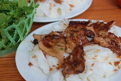 Các quán bánh ướt thịt nướng và bún thịt nướng ngon nằm trên mạn Kim Long – đường đi chùa Thiên Mụ Các quán bánh ướt thịt nướng và bún thịt nướng ngon nằm trên mạn Kim Long – đường đi chùa Thiên Mụ