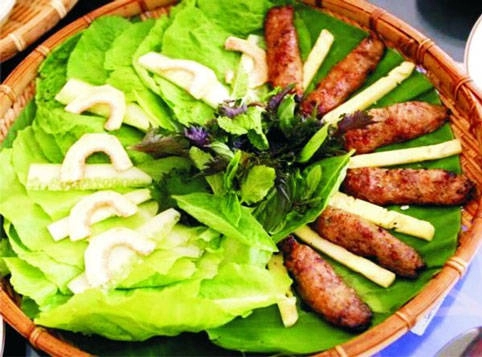 “Nem lụi là một trong những món ăn đặc sệt Huế” “Nem lụi là một trong những món ăn đặc sệt Huế”