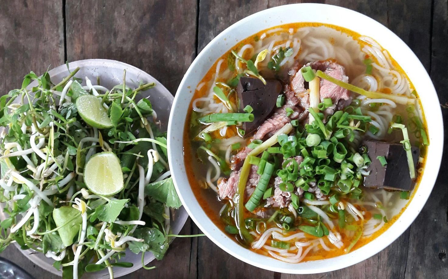 bún-bò-huế-bà-Tuyết-ivivu-2