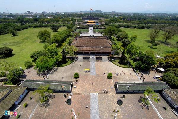 Kinh-thanh-Hue-nhin-tu-camera-bay-ivivu-10