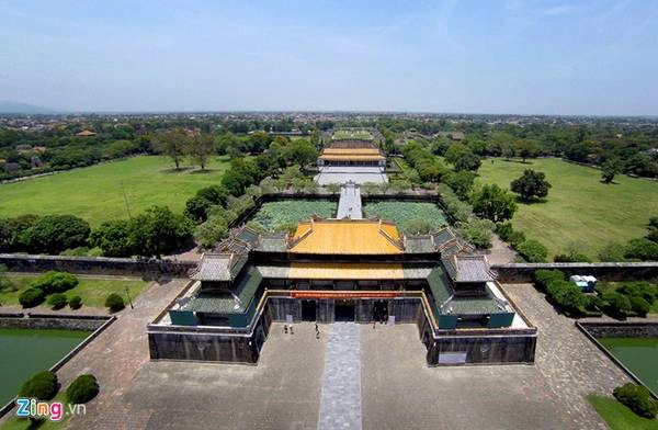 Kinh-thanh-Hue-nhin-tu-camera-bay-ivivu-2