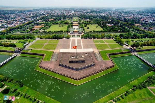 Kinh-thanh-Hue-nhin-tu-camera-bay-ivivu-3