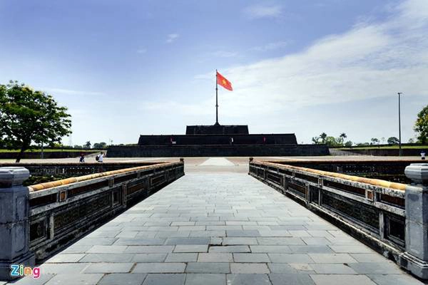 Kinh-thanh-Hue-nhin-tu-camera-bay-ivivu-4