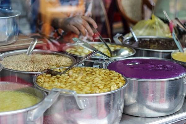 Chè Huế là món mà các du khách khó lòng bỏ qua. Chè Huế là món mà các du khách khó lòng bỏ qua.