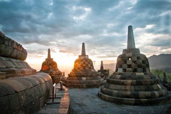 Quần thể Borobudur đã được UNESCO công nhận là di sản thế giới năm 1991. Đây không chỉ là một kỳ quan đáng ngưỡng mộ của Indonesia, mà còn là một trong những công trình nghệ thuật kiến trúc vĩ đại và giá trị nhất của thế giới Phật giáo và của cả nhân loại. Ảnh: Justine Hong Quần thể Borobudur đã được UNESCO công nhận là di sản thế giới năm 1991. Đây không chỉ là một kỳ quan đáng ngưỡng mộ của Indonesia, mà còn là một trong những công trình nghệ thuật kiến trúc vĩ đại và giá trị nhất của thế giới Phật giáo và của cả nhân loại. Ảnh: Justine Hong