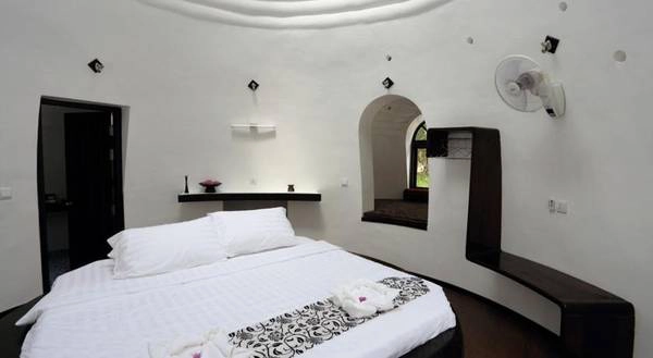 Tất cả các phòng bungalow mái vòm tại đây đều được trang bị quạt máy và giường cỡ lớn cùng nội thất thân thiện với môi trường. Tất cả các phòng bungalow mái vòm tại đây đều được trang bị quạt máy và giường cỡ lớn cùng nội thất thân thiện với môi trường.