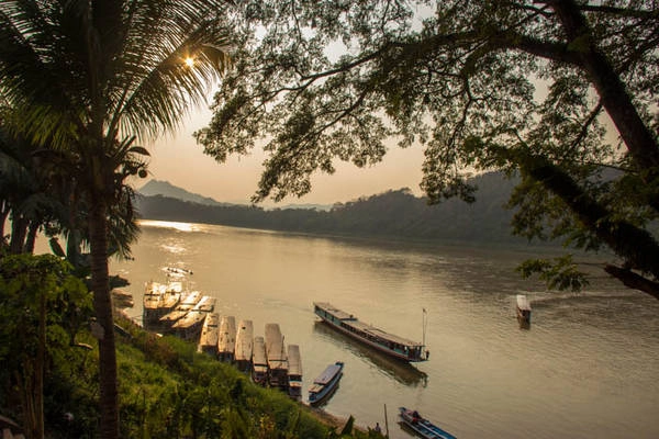 Du lich Lao an tuong voi  thanh pho hoang hon Luang Prabang ivivu 2