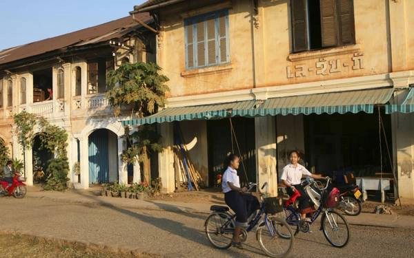 Savannakhet có nhiều công trình kiến trúc mang đậm nét văn hóa Pháp. Ảnh: Roughguides Savannakhet có nhiều công trình kiến trúc mang đậm nét văn hóa Pháp. Ảnh: Roughguides