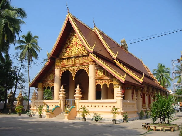Chùa Wat Ong Teu thu hút bởi bức tượng Phật bằng đồng lớn nhất Viên Chăn. Ảnh: Flickr.com Chùa Wat Ong Teu thu hút bởi bức tượng Phật bằng đồng lớn nhất Viên Chăn. Ảnh: Flickr.com