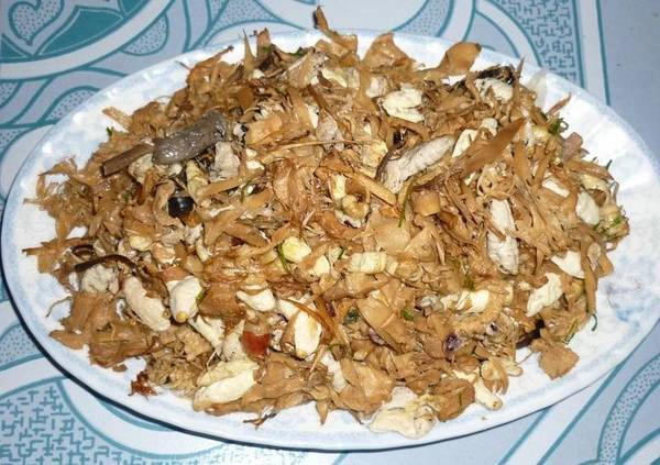 Món ong rừng xáo măng chua. Ảnh: ST