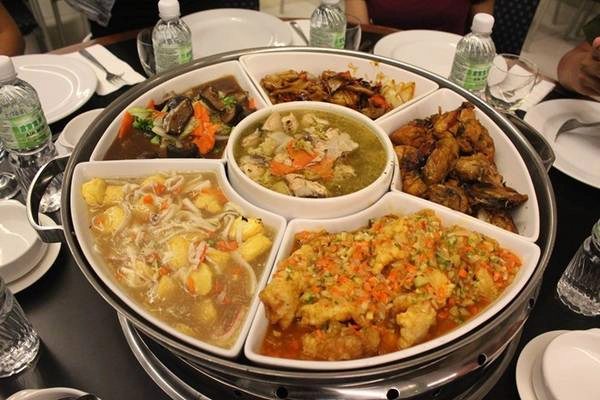 Nên chọn thưởng thức ẩm thực Hoa nếu bạn thích các món chiên xào. Nên chọn thưởng thức ẩm thực Hoa nếu bạn thích các món chiên xào.