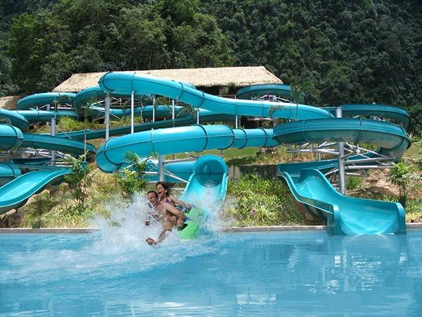 Du lịch Malaysia - Công viên nước biển Wet World Wild Adventure. 