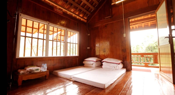Phòng nhà sàn bungalow kiểu Nhật. Ảnh: mocchauarena.com Phòng nhà sàn bungalow kiểu Nhật. Ảnh: mocchauarena.com