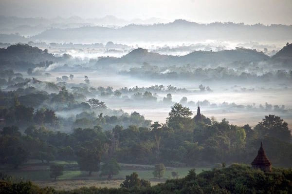 Mrauk-U bồng bềnh trong sương sớm