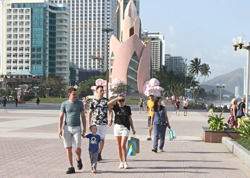 Nha Trang là điểm đến được rất nhiều du khách nước ngoài yêu thích. Ảnh minh họa: Nguyễn Chung.