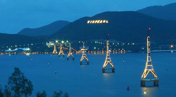 Cáp treo qua Vinpearl Land. Ảnh: ST